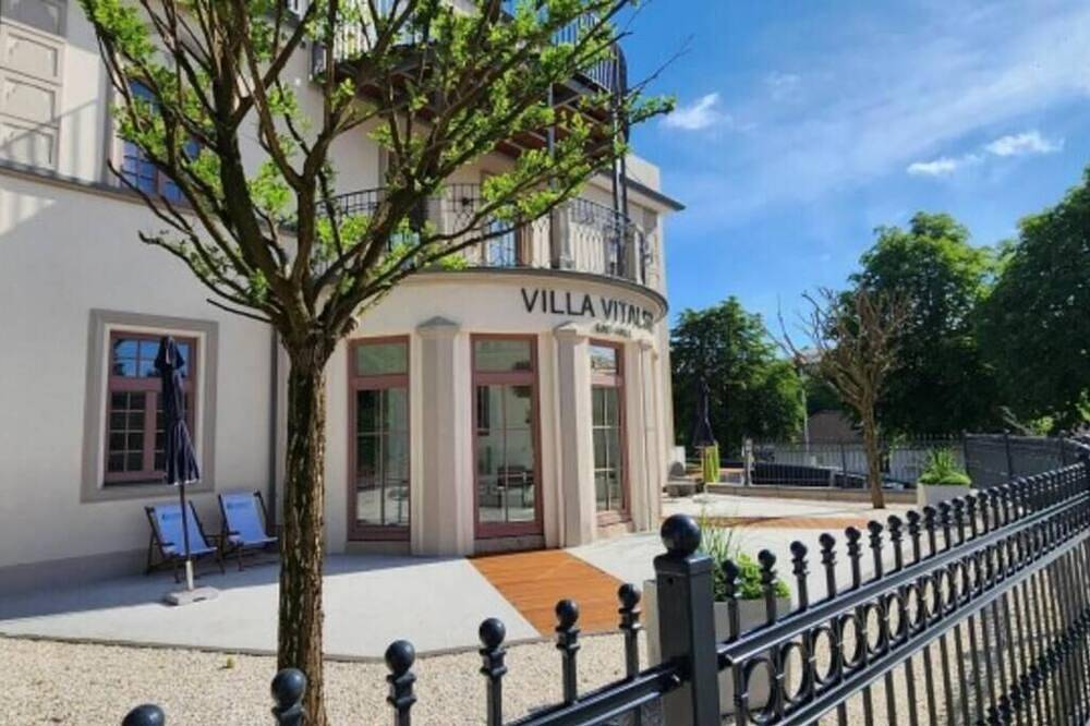 Villa mit Balkon im Stadtzentrum, Lift-, Luxus-Apartment im Beletage in Bad Hall, Steyr-Land
