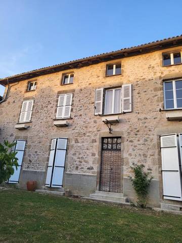 Chambre d’hôte pour 2 personnes, avec vue et jardin à Saint-Victurnien