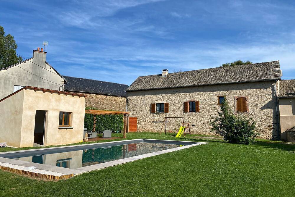 Maison de campagne aveyronnaise avec piscine in Naucelle, Aveyron