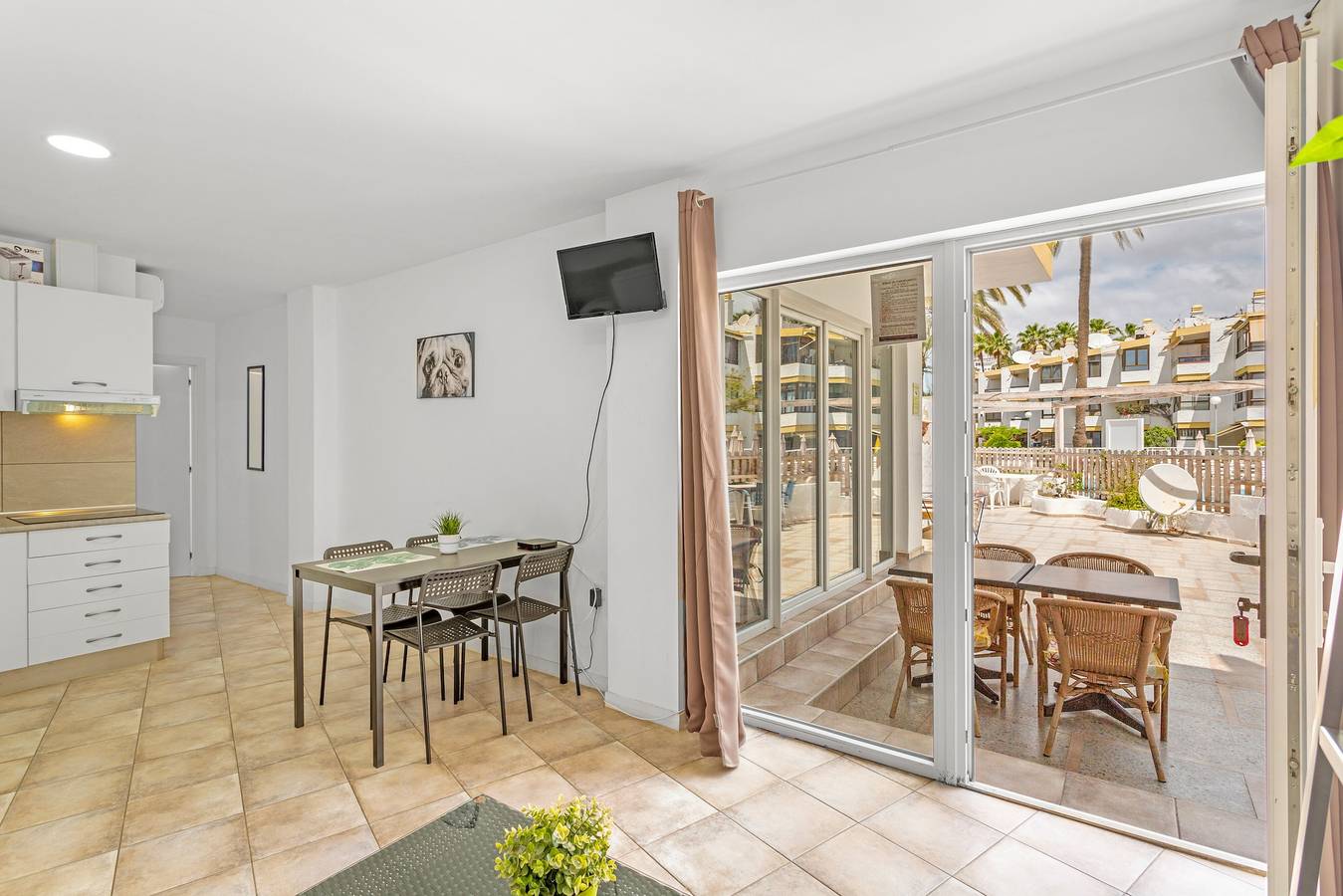 Hel lejlighed, Vacation Apartment 'Las Flores3' with Sea and Beach View, Wi-Fi and Air Conditioning in San Agustin, San Bartolomé de Tirajana