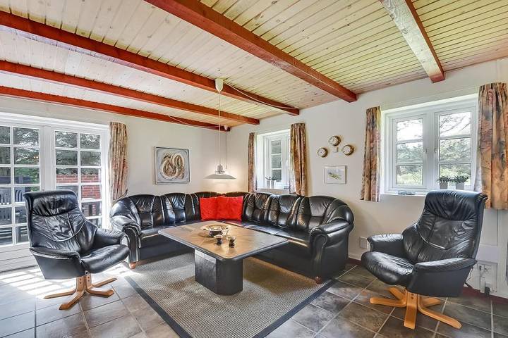 Schönes Ferienhaus mit Whirlpool, Sauna und Kaminofen in Tim, Ulfborg