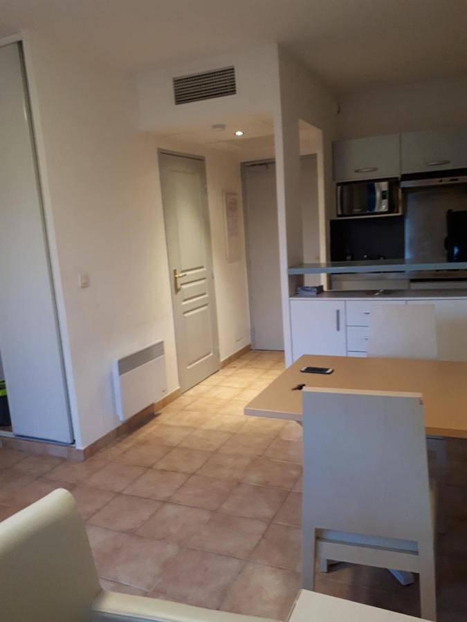 Appartement entier, Hotel Albatros in Mouans-Sartoux, Côte méditerranéenne (France)