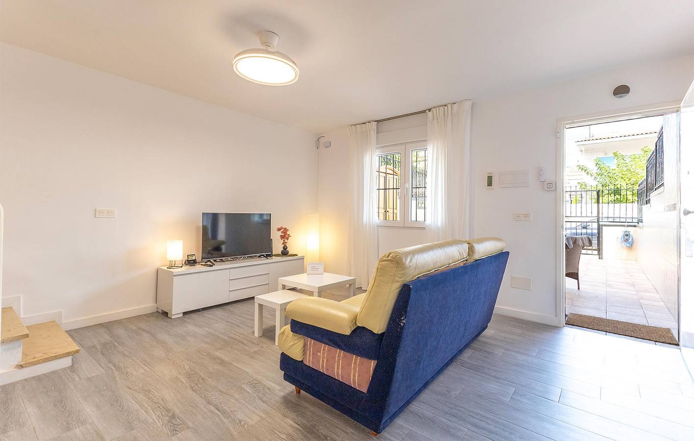 Cozy 2BR Apartment with WiFi & Parking - 1.5km to El Rihuete Beach in Puerto de Mazarrón, Mazarrón