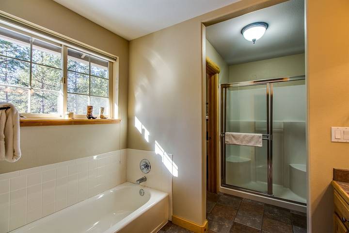 Vacation rental for 14 people, with terrace and hot tub, with pets in Oregon