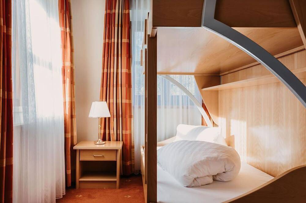 Mehrbettzimmer mit Dusche, Wc - Naturhotel Schütterbad in Unken, Pinzgau