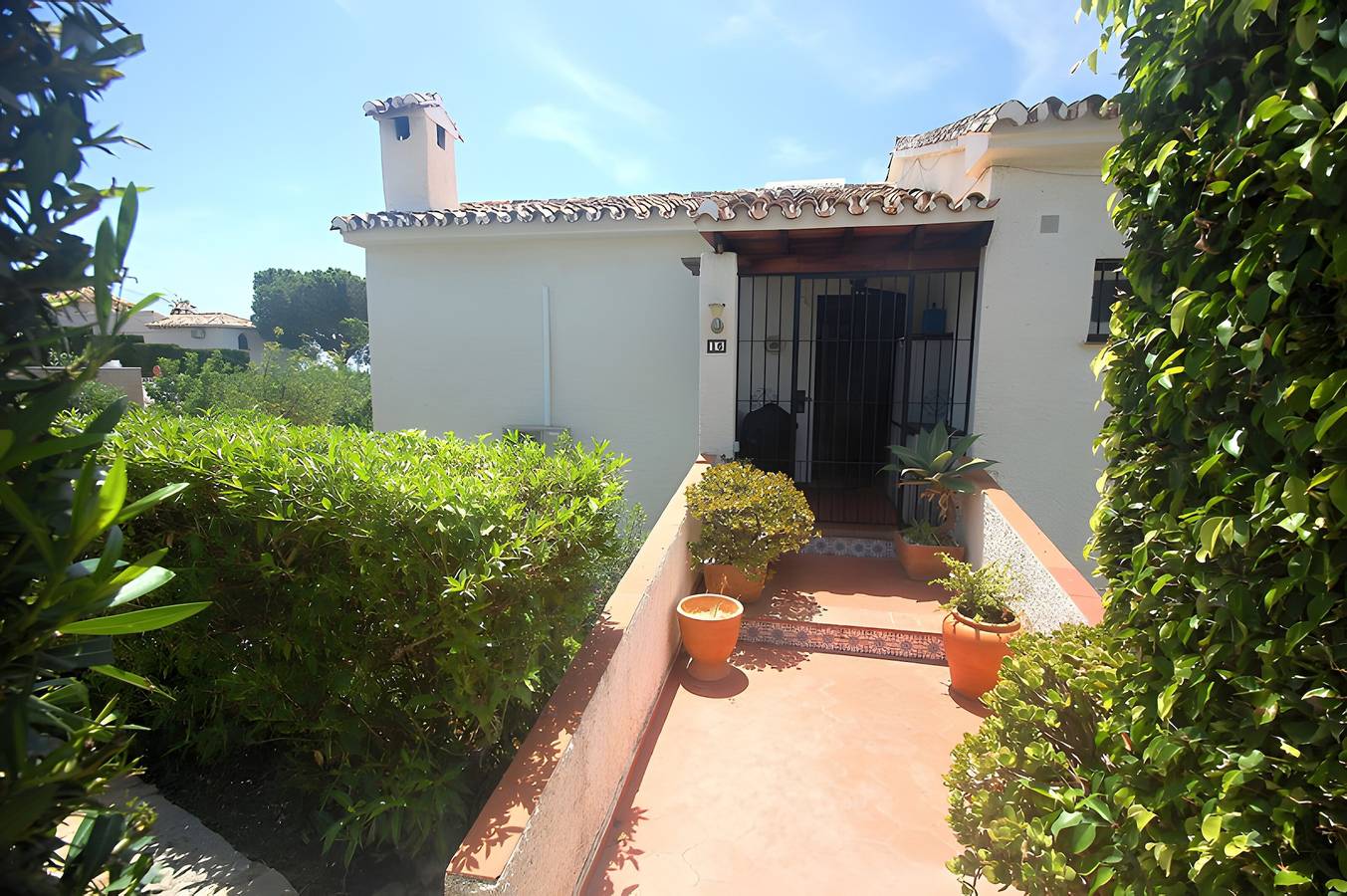 Ferienhaus 'Lavanda' mit Meerblick, Wlan und Klimaanlage in Torremar, Malaga