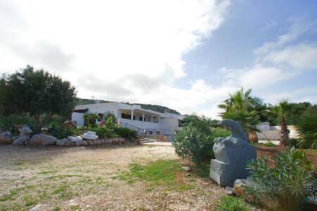Casa vacanza per 8 persone, con giardino e piscina a San Vito Lo Capo