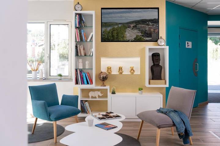 Hôtel pour 3 personnes, avec Terrasse et Vue à Givors