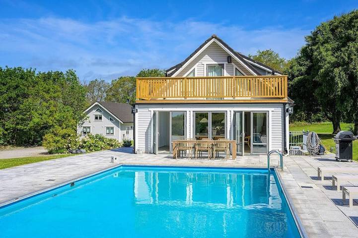 Ferienhaus für 12 Personen, mit Balkon und Pool in Westküste (Schweden)