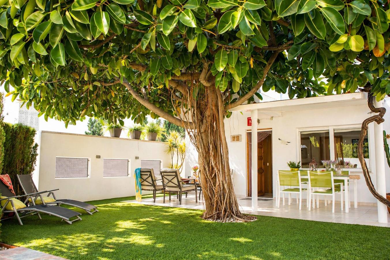 Geheel appartement, Fantastic appartment 50 m from the beach. 4 pers. Wifi, bbq. in Las Marinas, Dénia