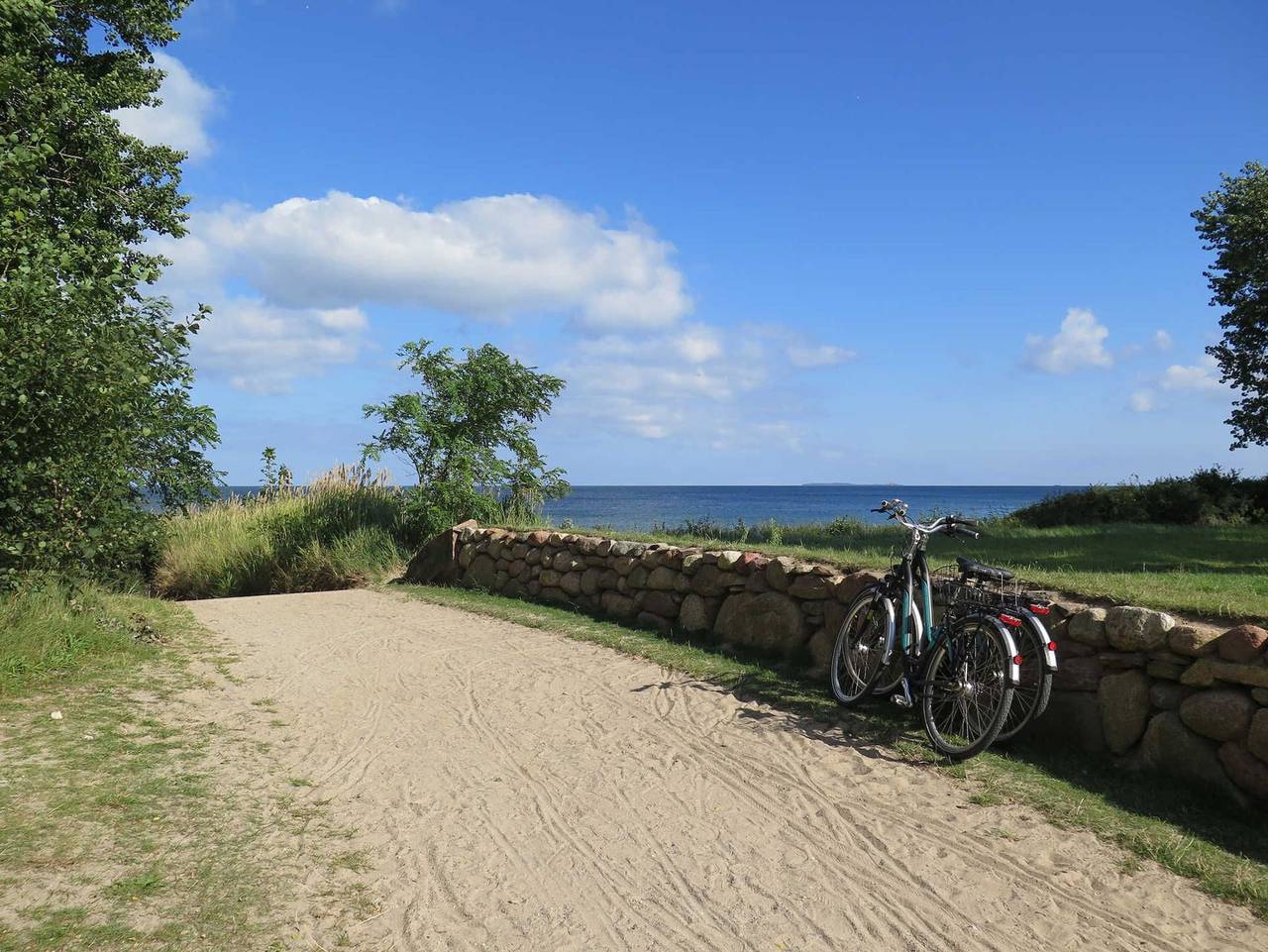Exklusive Reetdach-Villa Ostseefrische - exklusive Reetdach Villa nur 500 Meter bis zum Strand in Lobbe Strand, Mönchgut