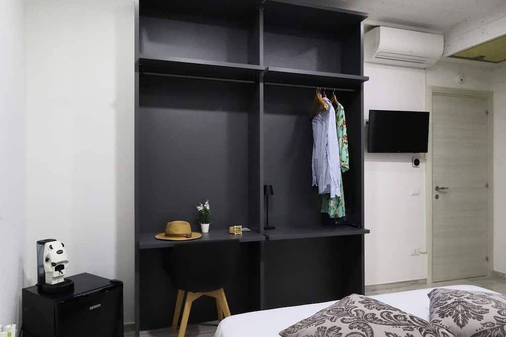 Appartamento intero, Levanzo Camera Standard con piccolo patio privato in Favignana città, Favignana