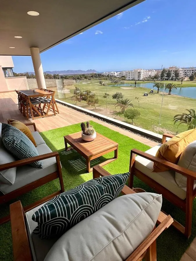 Apartamento de vacaciones para 8 personas, con piscina y balcón además de vistas y vistas al lago - 1