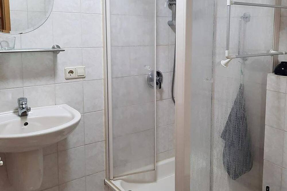 Ganze Wohnung, Große Ferienwohnung 2 - Haus Petra in Gleiszellen-Gleishorbach, Südliche Weinstraße