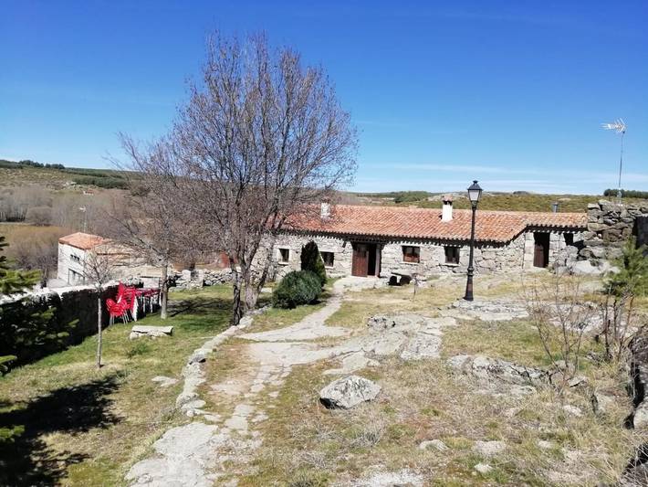 Casa rural 'La Pontezuela Abajo' con jardín compartido in Navarredonda de Gredos, Provincia de Ávila