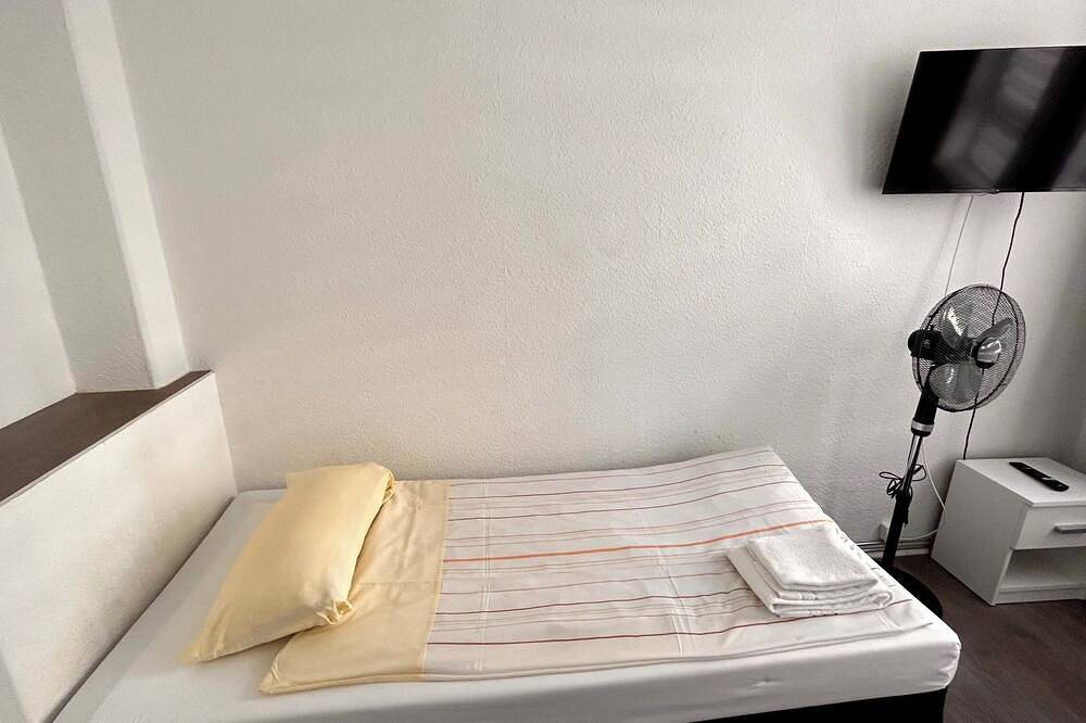 Wilhelmstraße 19 W1 - 2 Schlafzimmer mit Wohnzimmer in Neumünster, Schleswig-Holstein Binnenland