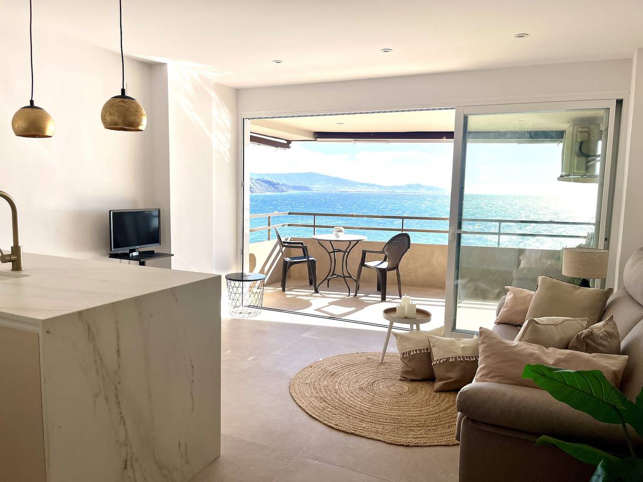 Ganze Wohnung, Charmantes Apartment mit Meerblick direkt am Strand, Costa Tropical in Los Pinos (Almuñecar), Almuñecar