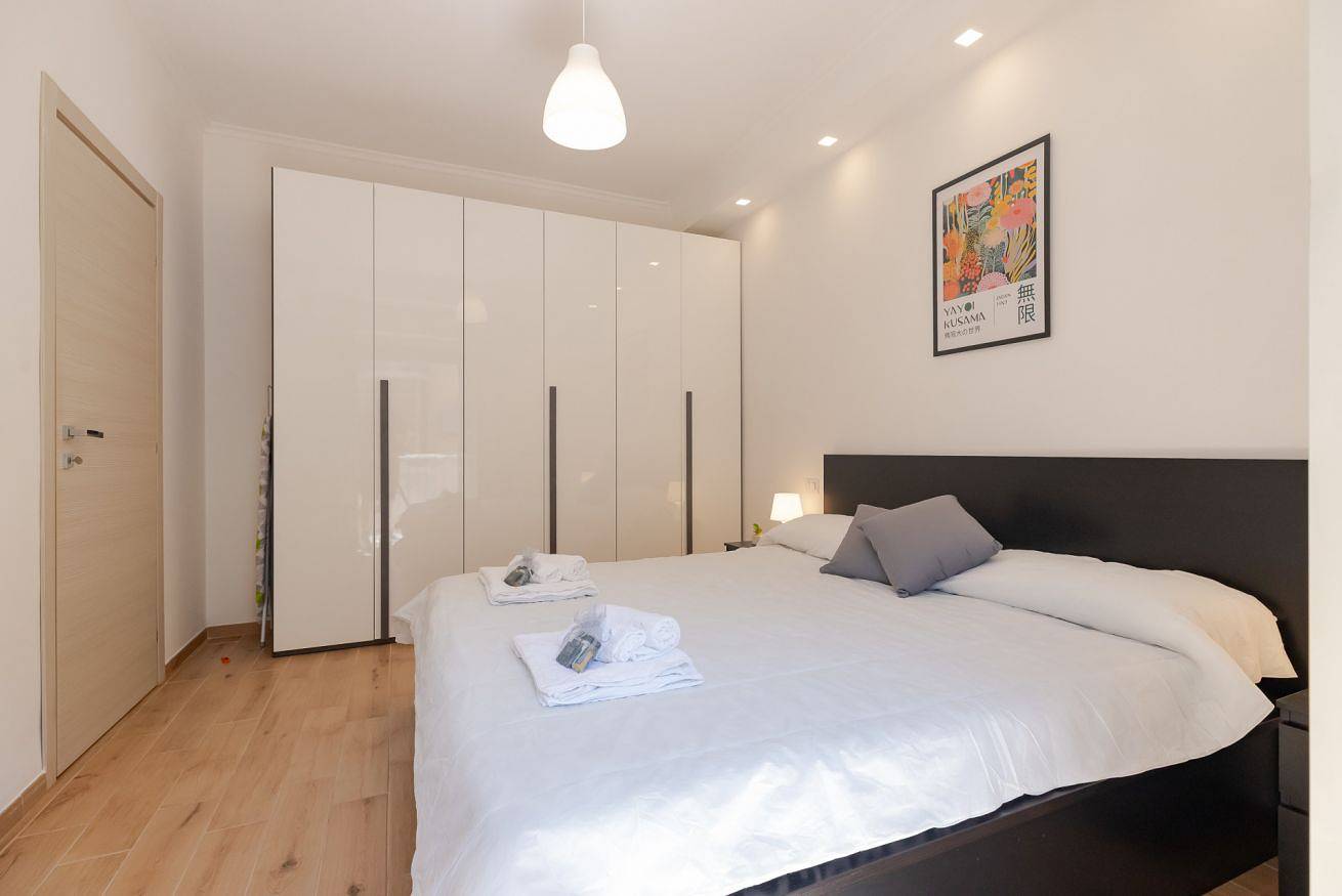 Appartamento intero, Moderno e comodo a 2 min dalla Metro Lucio Sestio in Roma, Provincia di Roma