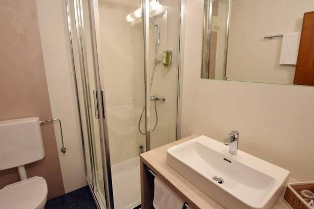 Talblickzimmer mit Dusche od. Bad, Wc - Hotel-Restaurant Stigenwirth in Krakauhintermühlen, Murau (Kreischberg)