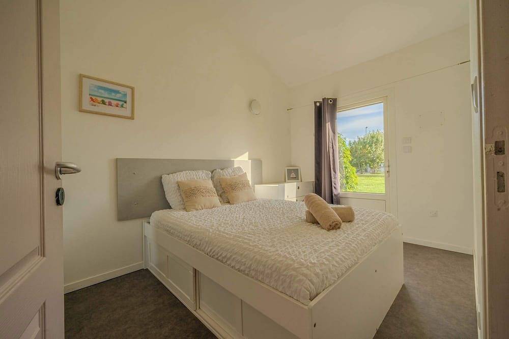 Entire apartment, Apparthotel sunset Residence Kiwi in Aytré, La Rochelle region