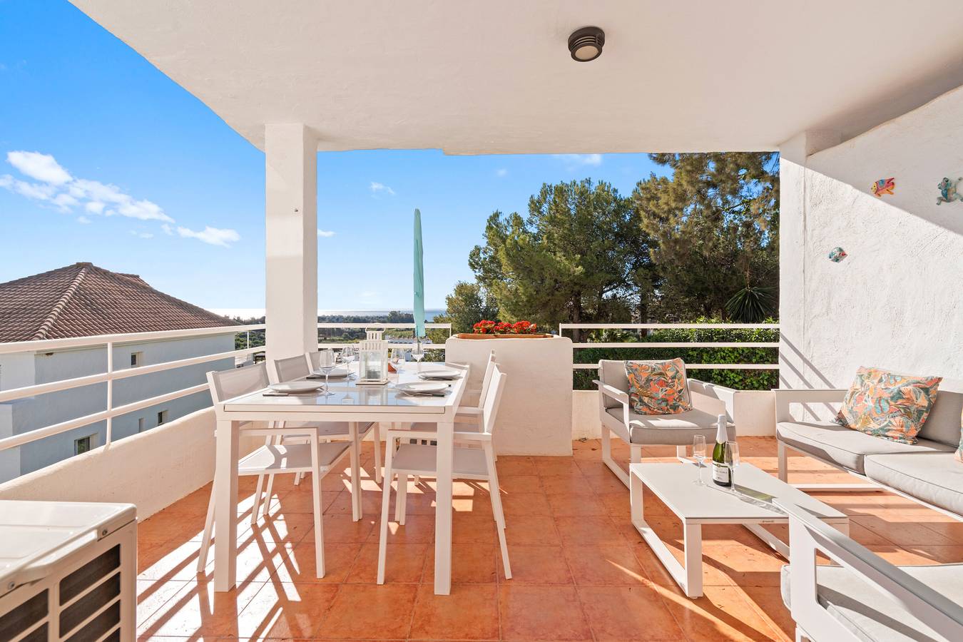 Entire apartment, Apartment 'Sea View Close To The Beach' with Private Pool, Wi-Fi and Air Conditioning in La Resina, Estepona