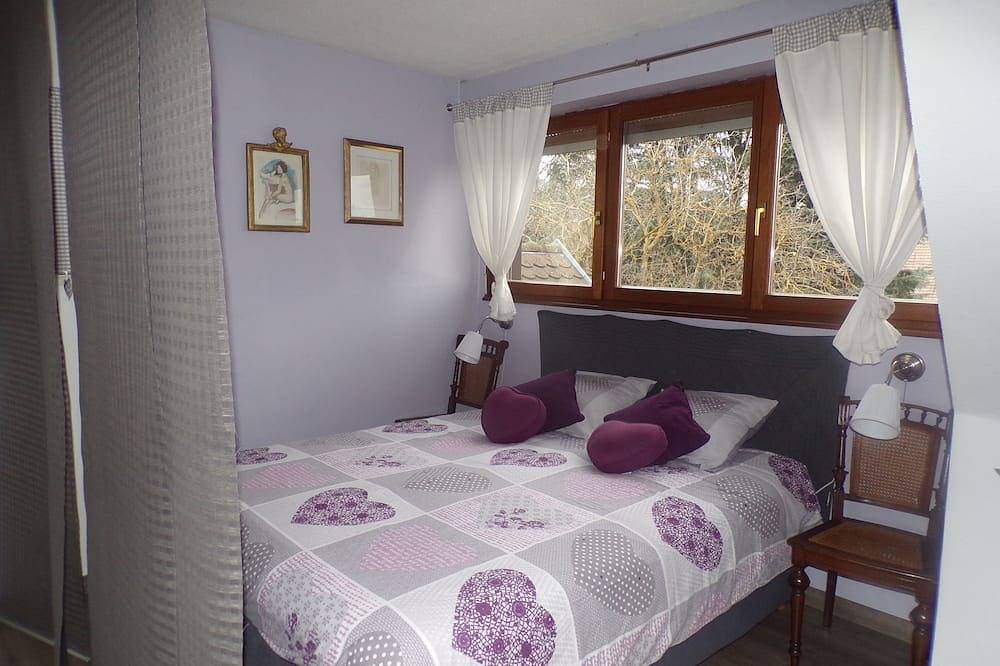 Entire apartment, Lecaillon gite / condominium in Mittelbergheim, Sélestat-Erstein region