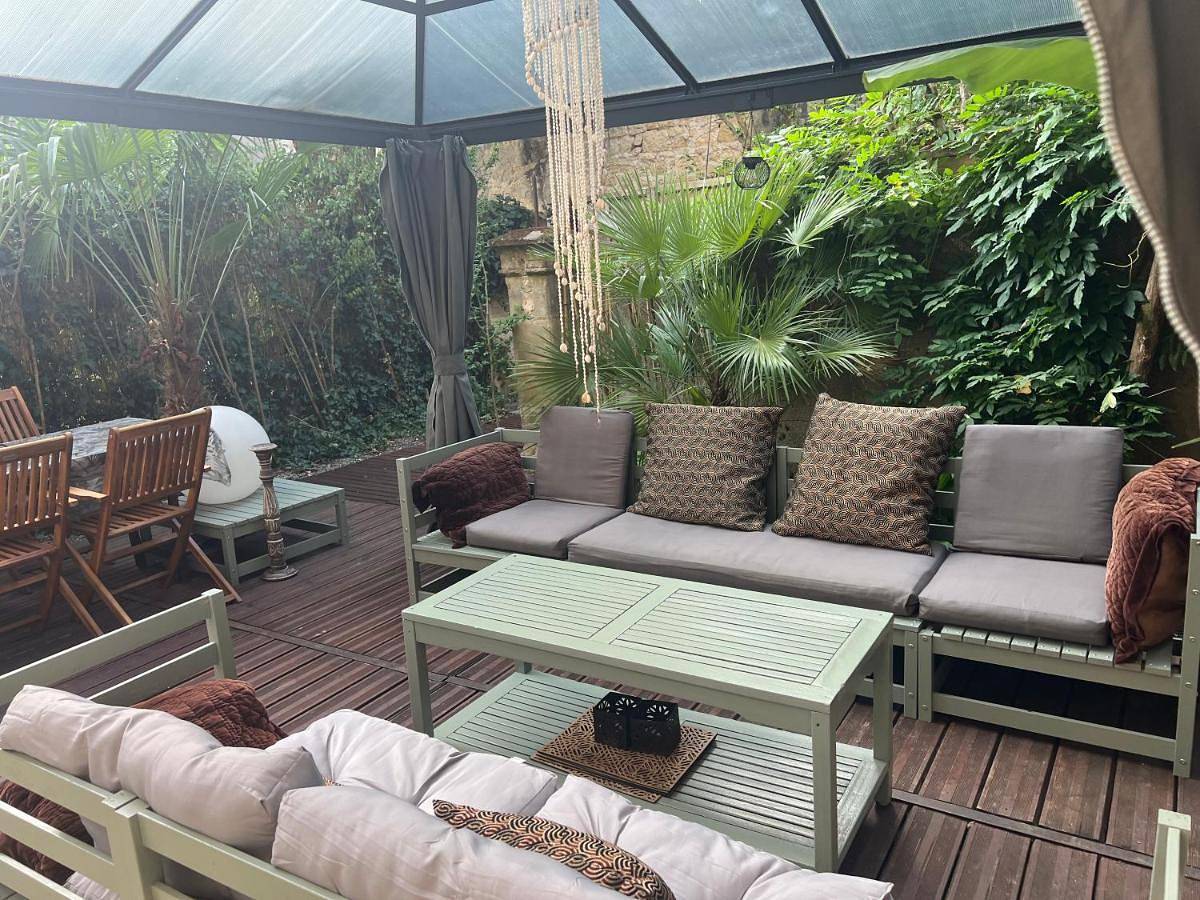 Appartement entier, Logis de Cécile à Sarlat avec jardin privatif de 30M2 in Sarlat-la-Canéda, Périgord Noir