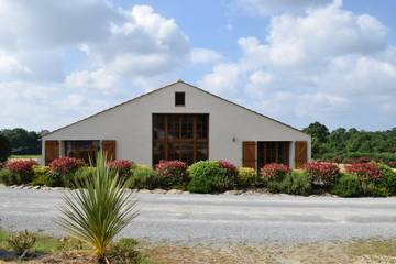 Gîte pour 8 personnes, avec jardin et terrasse à Saint-Révérend