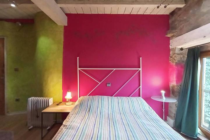 Appartement entier, Pink Double Room - Private Bathroom - Cartes in Cartes, Côte Cantabrienne