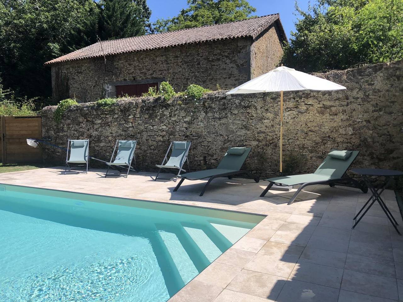 Le logis de la Roche in Saint-Priest-Taurion, Limoges und Umgebung