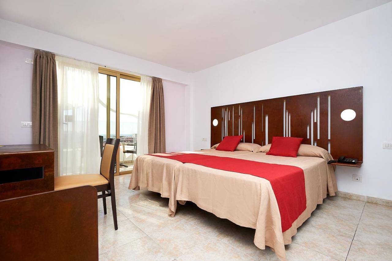 Kn Aparthotel Columbus in Playa de las Américas, Arona