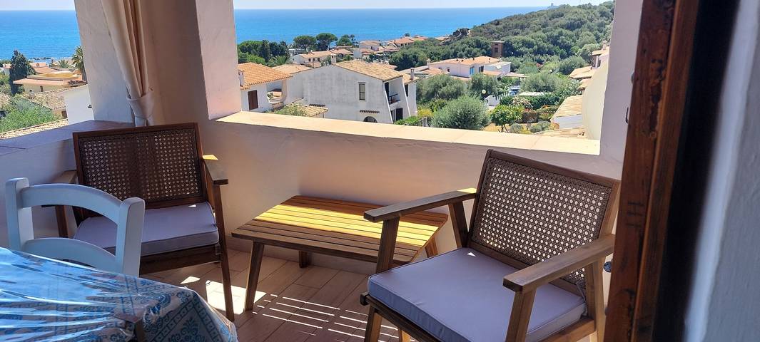 Ferienhaus 'Arcaidu' mit Meerblick, Balkon und Klimaanlage in Porto Columbu, Sarroch