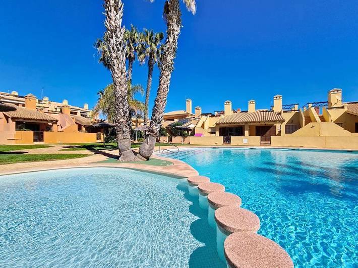 Bungalow para 4 personas, con Terraza y Jardín además de Piscina para niños y Piscina en Cartagena