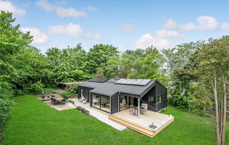 Ferienhaus für 8 Personen, mit Terrasse und Whirlpool sowie Garten und Sauna