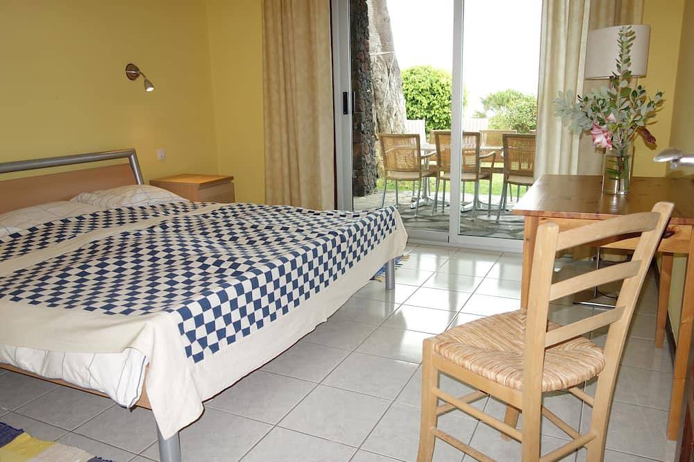 Komfortables Ferienhaus mit herrlichem Garten und Pool direkt am Atlantik in La Victoria de Acentejo, Teneriffa Nord