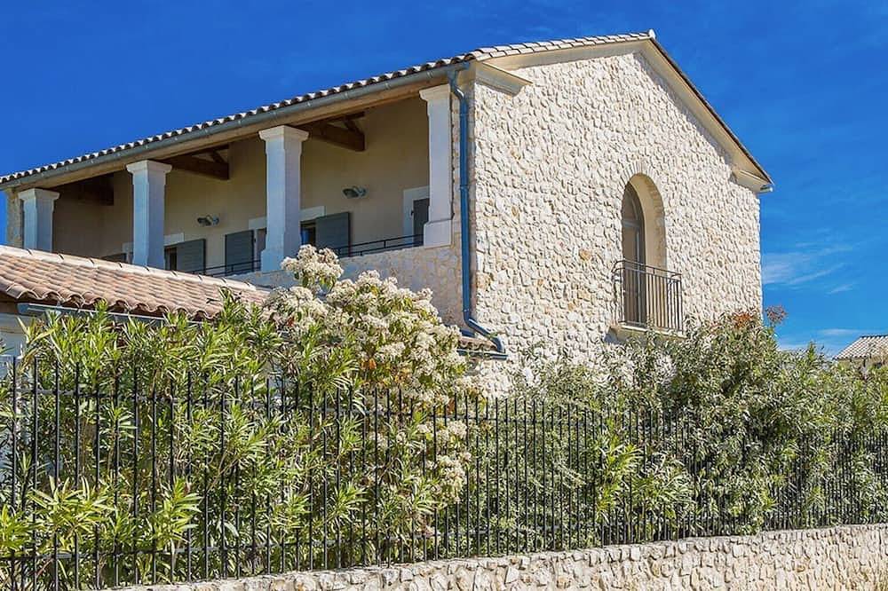 Beautifully three-bedroom property blends rural charm modern living in Garrigues-Sainte-Eulalie, Nimes und Umgebung