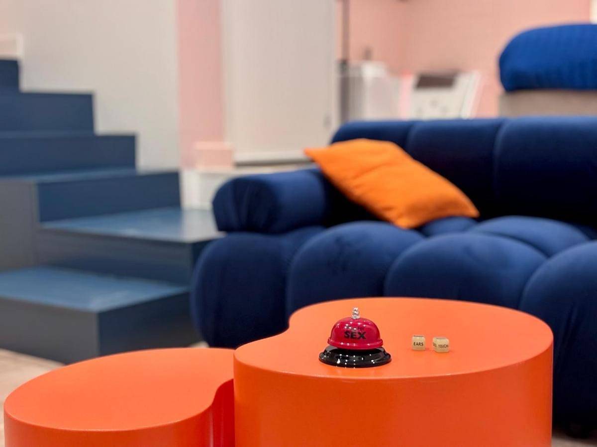 Appartement entier, Appartement Thème Années 60' l Baignoire Jets l Clim l Netflix in Castres, Région de Castres