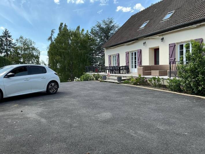 Location de vacances pour 12 personnes, avec Terrasse ainsi que Piscine et Vue dans Ressons-le-Long