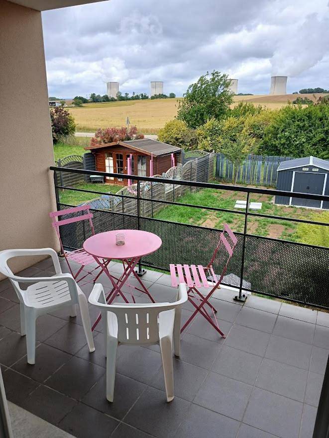 Gîte pour 4 personnes, avec Balcon ainsi que Terrasse et Vue à Cattenom