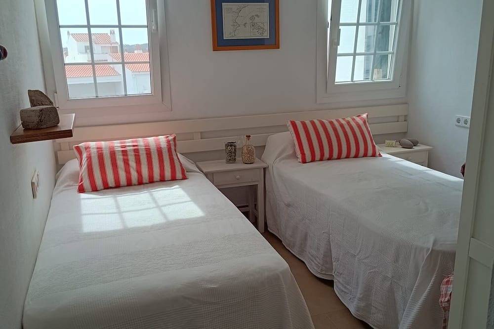 Fabulous 170 m² terraced house in the heart of Fornells, with pool and garden in Fornells, Es Mercadal