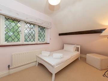 Glamping for 7 People in Sonning Common, Oxfordshire, Photo 4