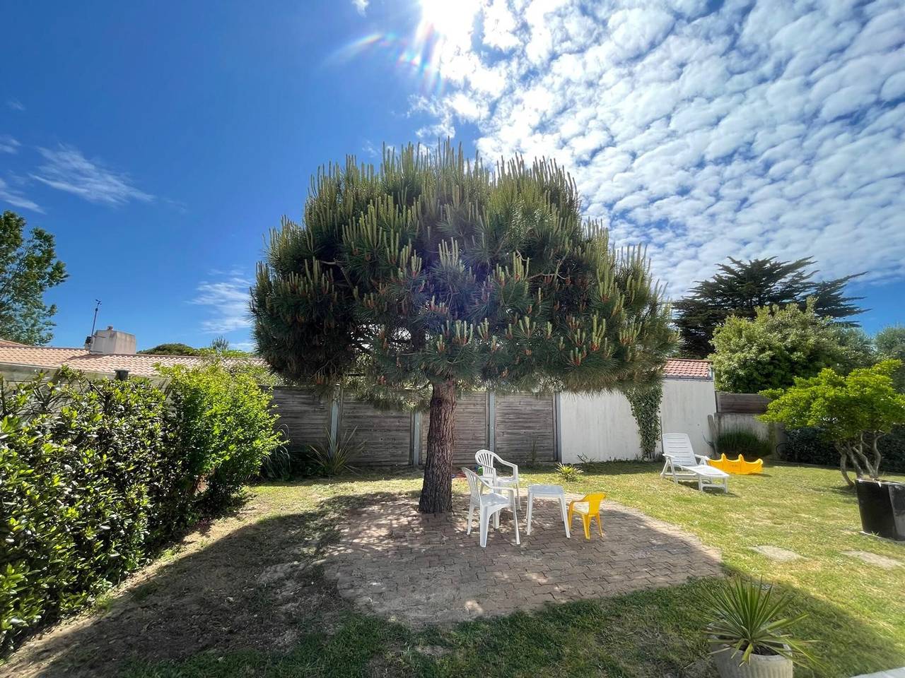 Comfortable single-storey house for 6, near beach in St Hilaire de Riez, private parking in Saint-Hilaire-de-Riez, Vendée