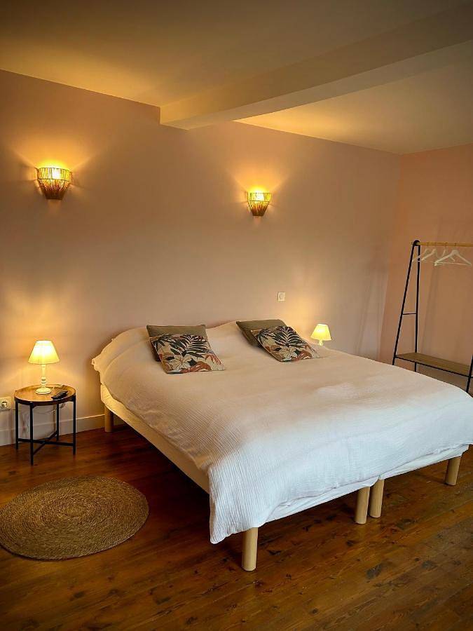 Double Room in Saulzoir, Département Nord