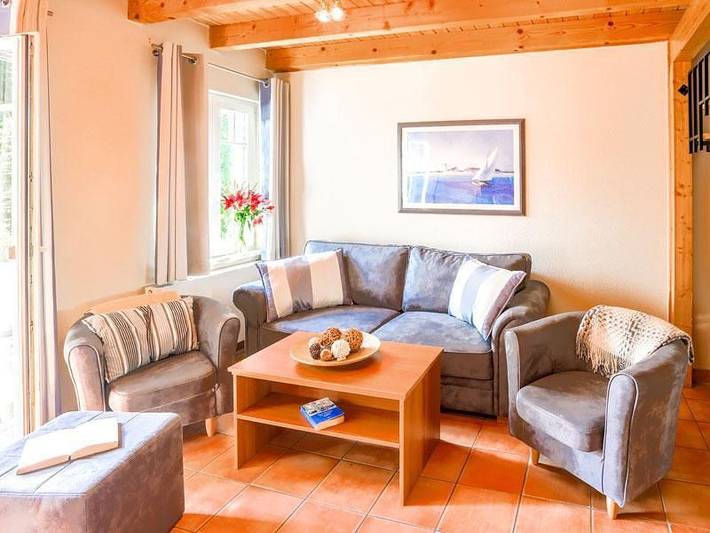 Ferienhaus für 6 Personen, mit Terrasse und Garten in Nienhagen - 2