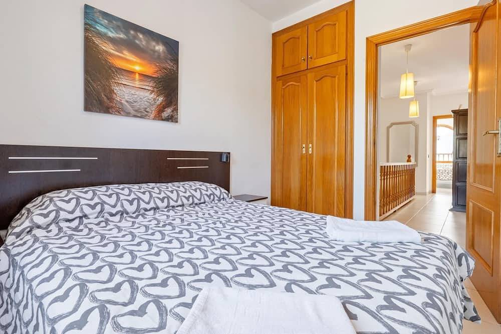 House 100m beach with 2 pools and barbecue in Calafell, Costa Dorada