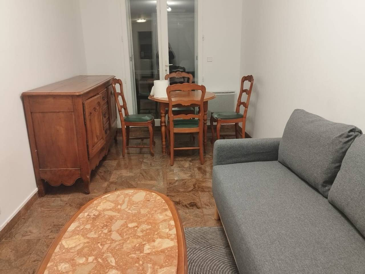 El bonito T2 de la Poste Drancy in Drancy, Sena-Saint Denis