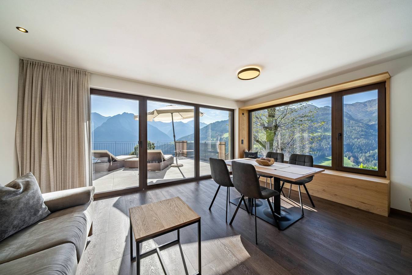 Ganze Wohnung, "Sunnseitn Lodge Apt Exclusive Panorama" mit beheiztem Whirlpool, Infrarotsauna und großer Terrasse in Stuls, Moos in Passeier