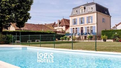 Maison d’hôte pour 2 personnes, avec jardin ainsi que vue et piscine, animaux acceptés en Bourgogne-Franche-Comté