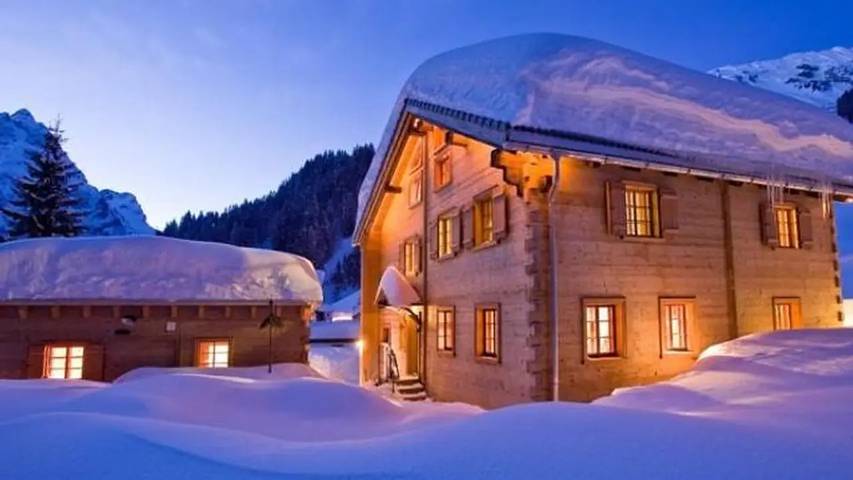 Hütte für 16 Personen, mit Garten und Balkon sowie Sauna und Whirlpool in Schröcken