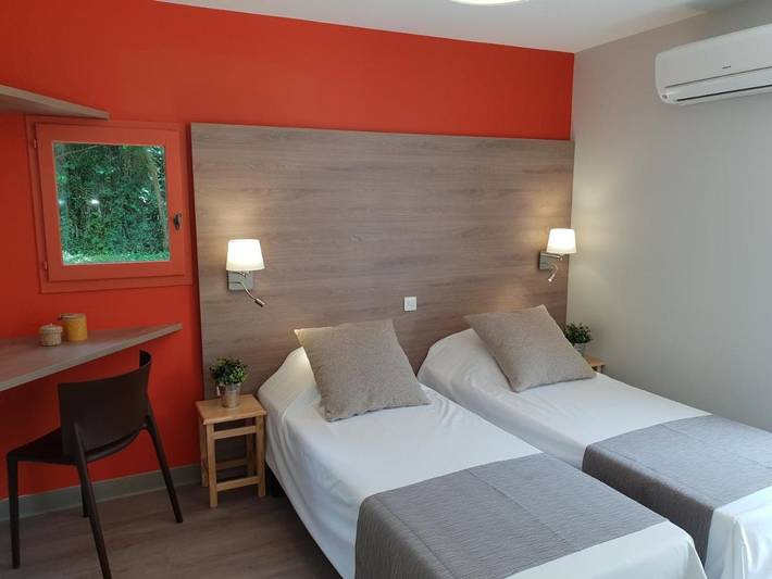 Location de vacances pour 6 personnes, avec Terrasse ainsi que Jardin et Piscine à Figeac - 2